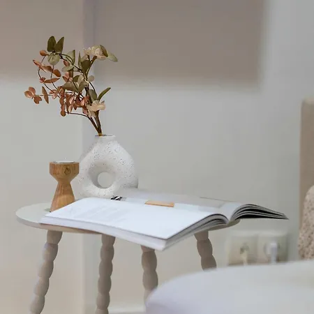 Stylish Near The Old Market Square In By Renters