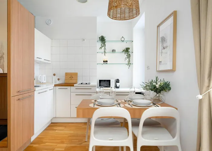 Stylish Near The Old Market Square In By Renters * 포즈난