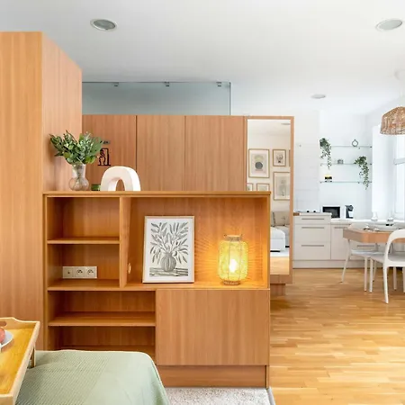 Апартаменти Stylish Near The Old Market Square In By Renters Познань